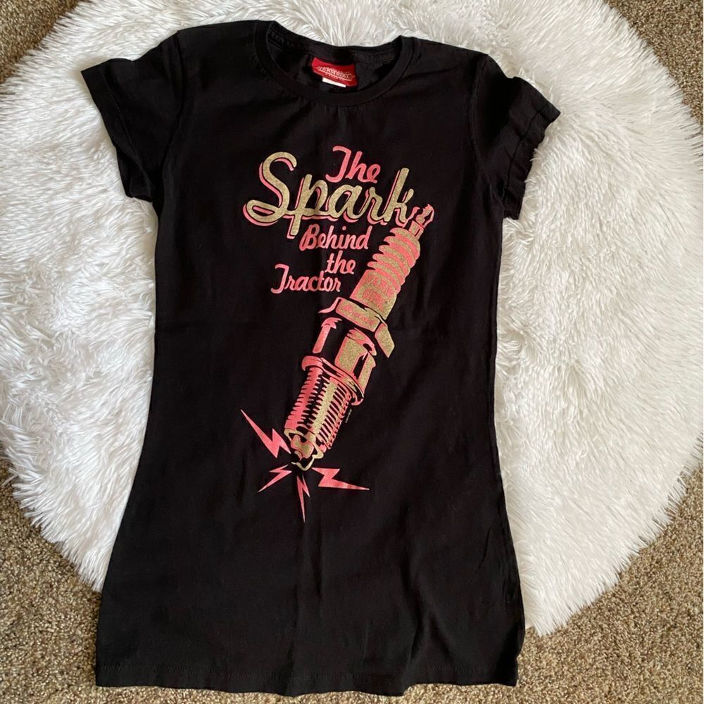 Farm Girl T-shirt The spark behind‎ the tractor Womens Size Medium Fits Small